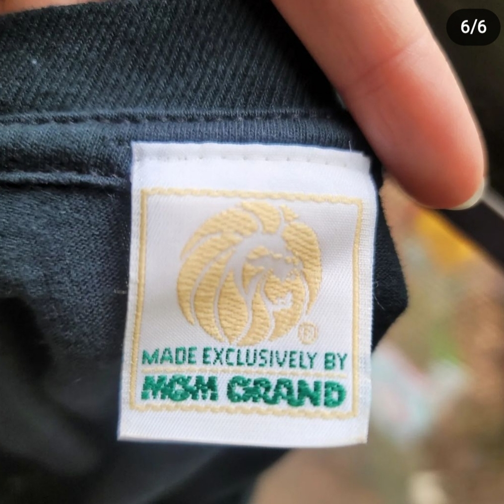 Vintage 1993 MGM Grand Hotel Las Vegas cropped tee with adjustable drawstring - Picture 5 of 5